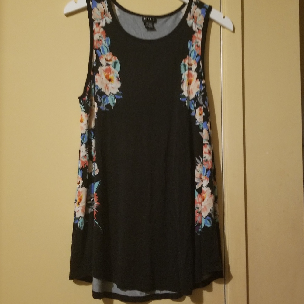 Torrid 0 floral tank